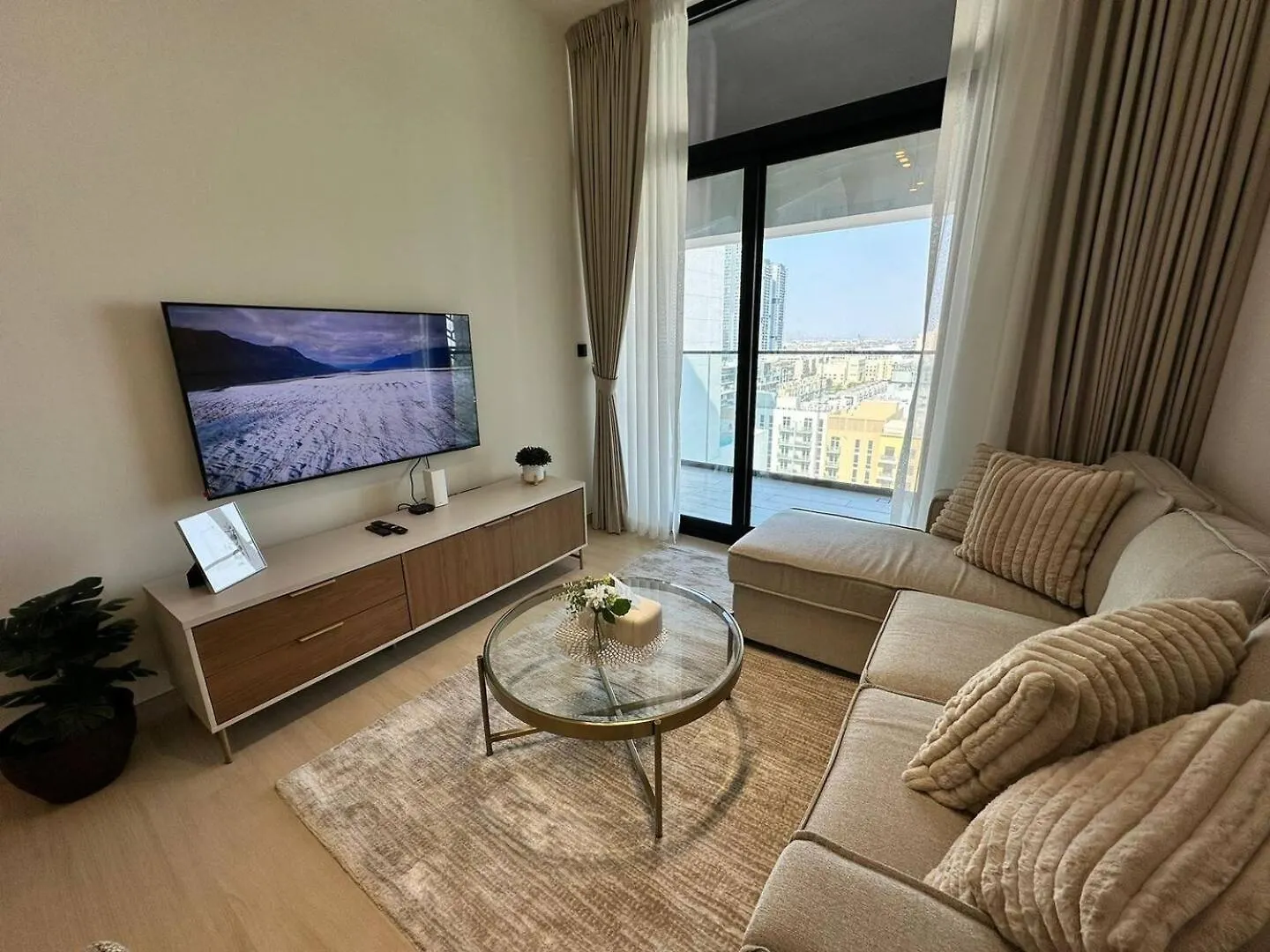 Brand New Fully Furnished 1Bedroom Apartment Injvc دبي