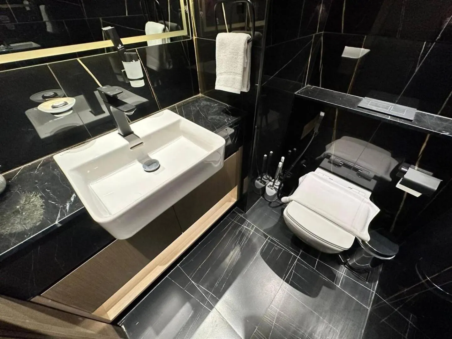 Brand New Fully Furnished 1Bedroom Apartment Injvc Dubai